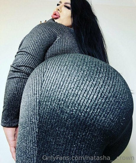 Natasha Crown art model galleries