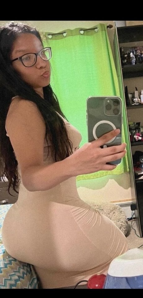 yetseniaa sex star photo