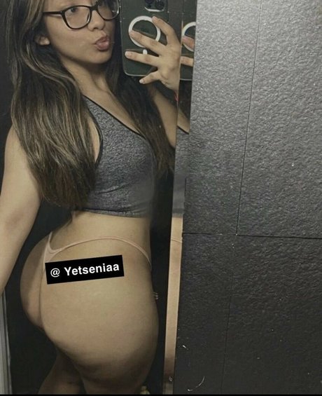 yetseniaa model exclusive pic