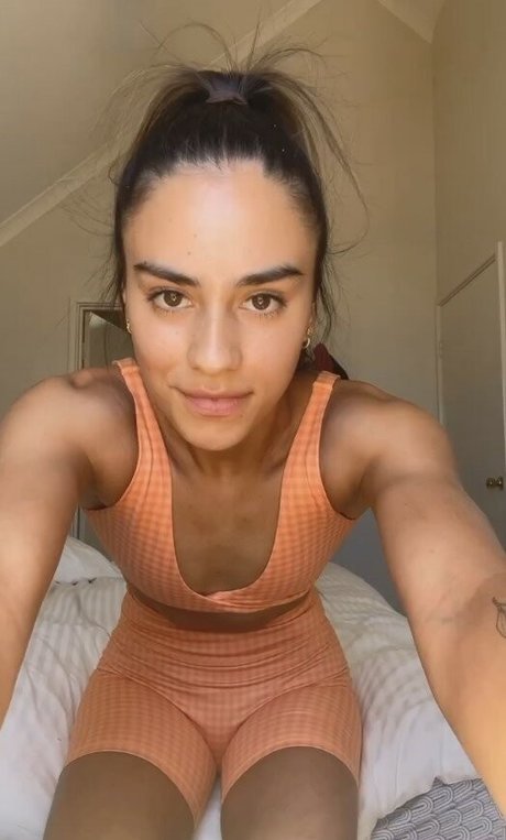 Imogen Russell model art photos