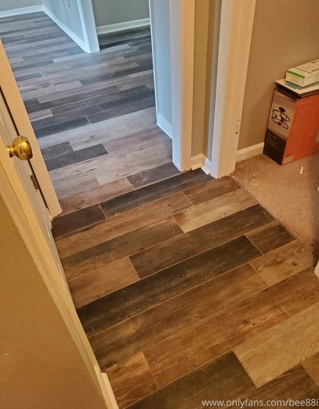 bee88i sexy model pic