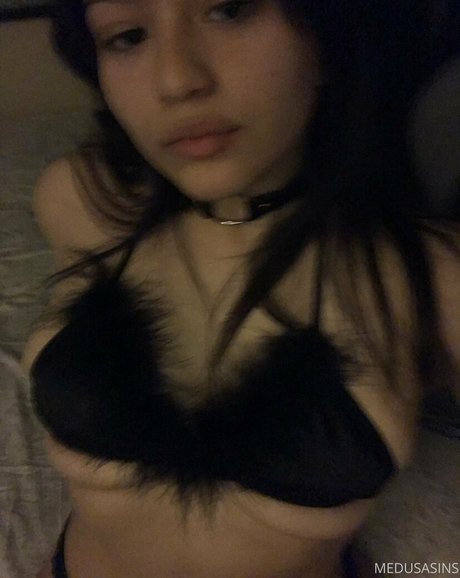 medusasins hot actress picture