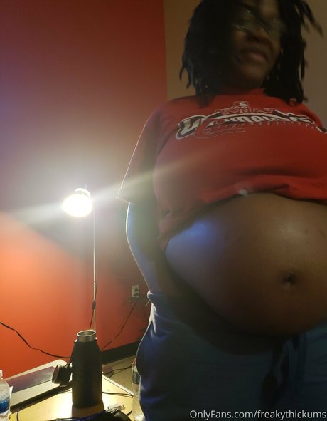 freakythickums model picture