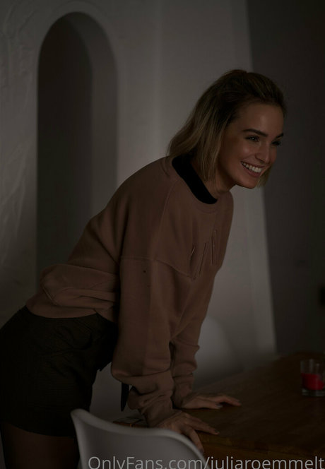 Juliaroemmelt pornstar sex photo