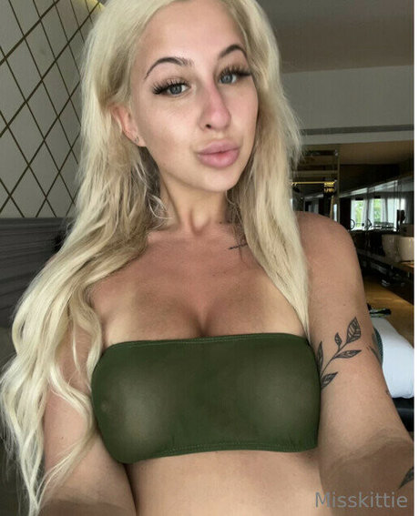 Allieerex pornstar beautiful img