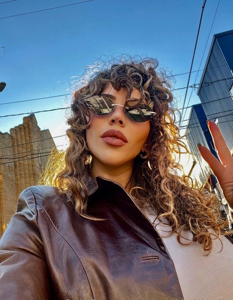 Abroadwithmila pornstar top gallery