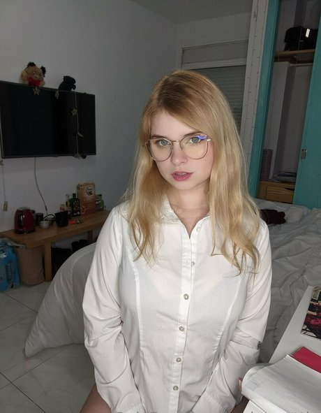 rosie wettie model xxx galleries