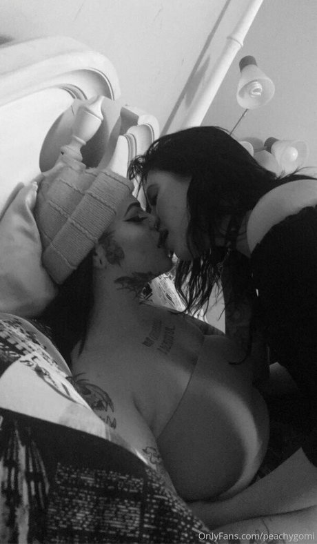 doing peachy art model images