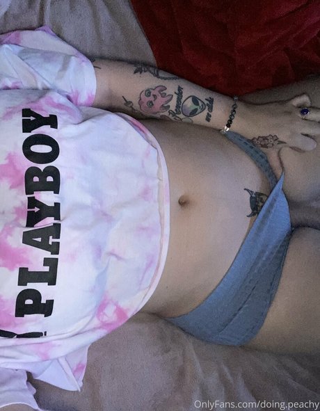 doing peachy pornstar erotic pic