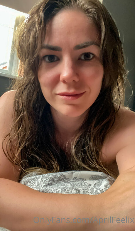 tiny onlyfans adult photo