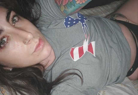 ursoftbee erotic actress image