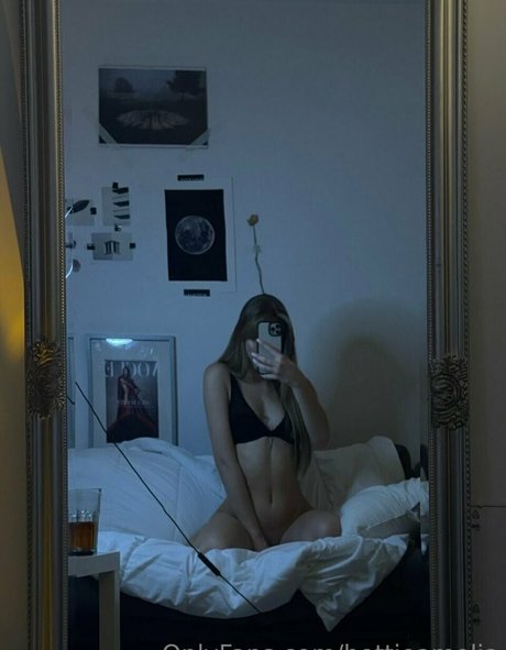 privateamelia high quality model photo