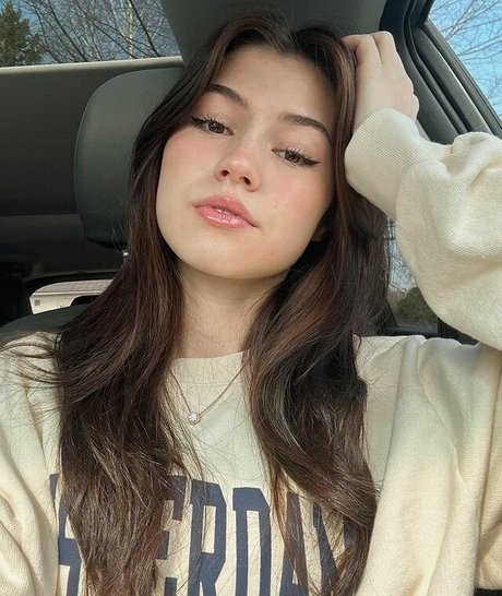 Ava Rose Beaune star pornographic photo