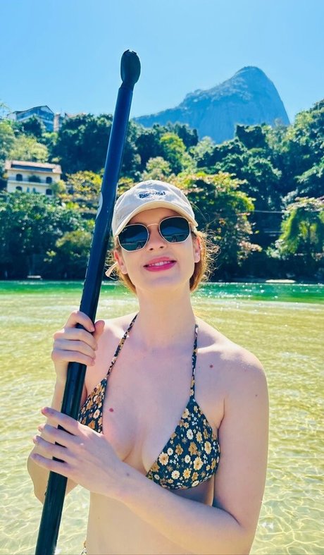 Sophia Abrahao star sexy archive