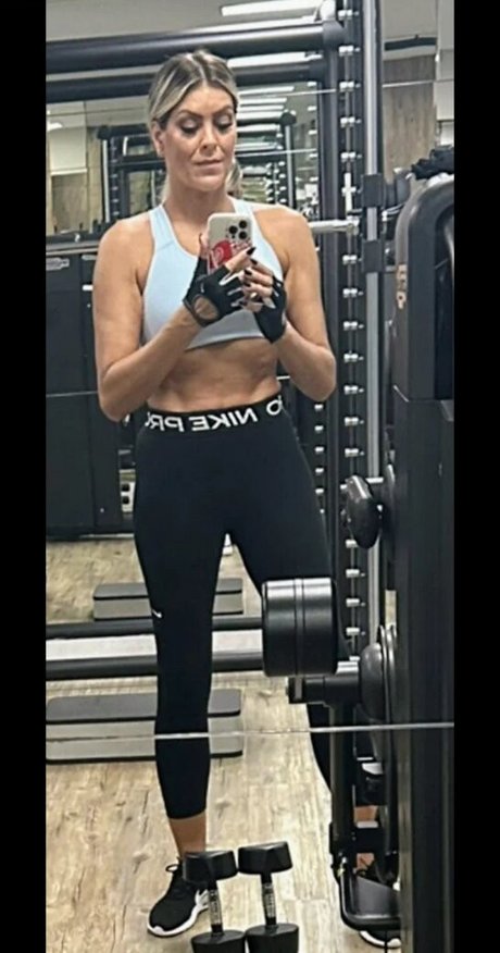 Renata Fan model sex pic