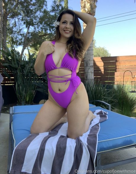 cupofjoewithmoe free actress pic