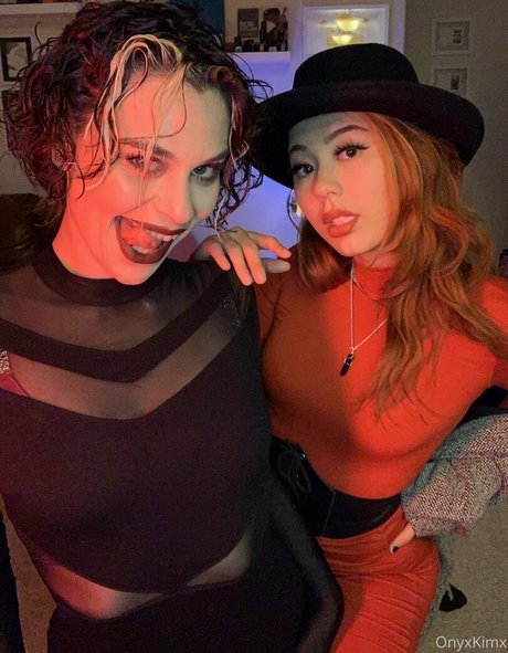 Onyxkimx pornstar sex image