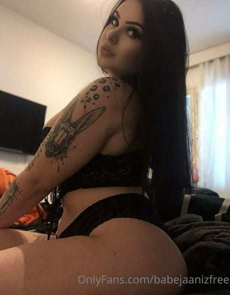 babejaanizfree naked model gallery