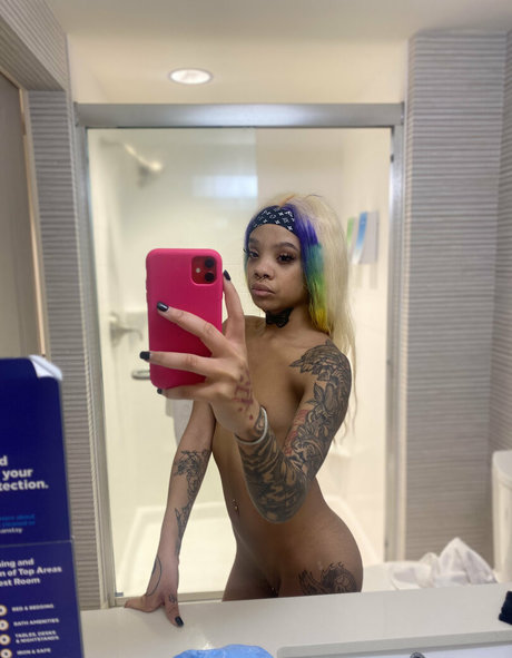 tiffanylannette pretty actress image