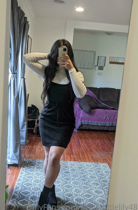 prettylittlelily48 hot star galleries