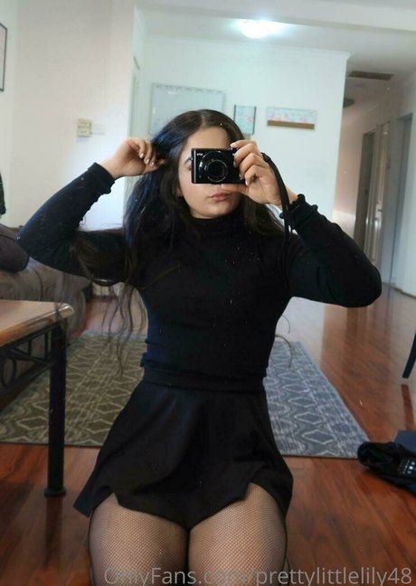 prettylittlelily48 model sexy picture