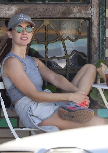 Alison Brie pornstar pretty img