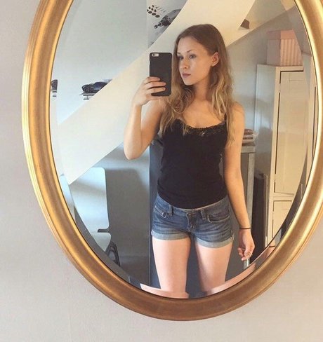 yaboielina nude actress photo