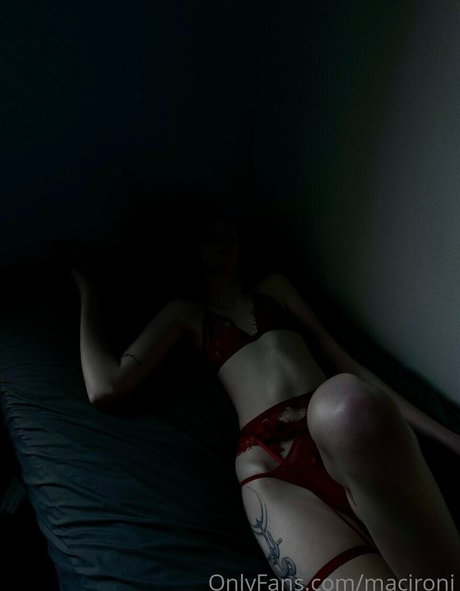 Maci Currin sexy actress archive