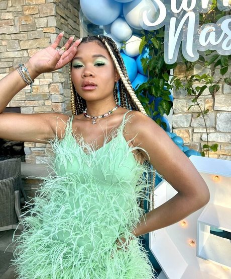 Storm Reid star sex galleries