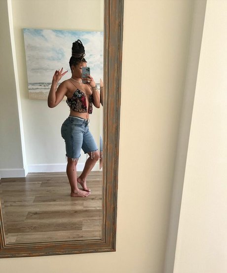 Storm Reid star nude archive