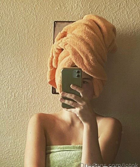 josieplayfulfree art star picture