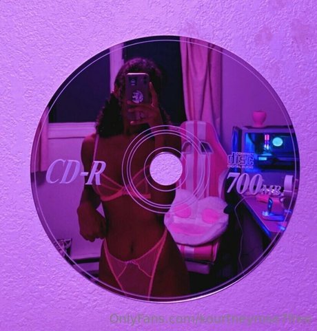 kourtneyrose7free nude model picture