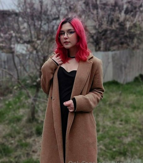 skarleeet model art galleries