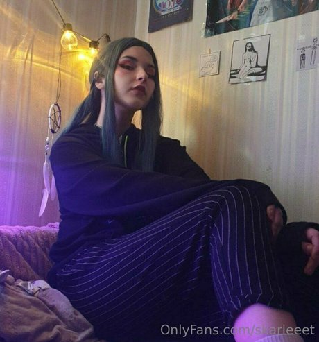 skarleeet pornstar naked picture