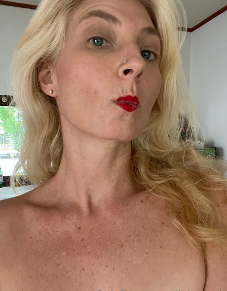 liakovach pornographic actress pictures