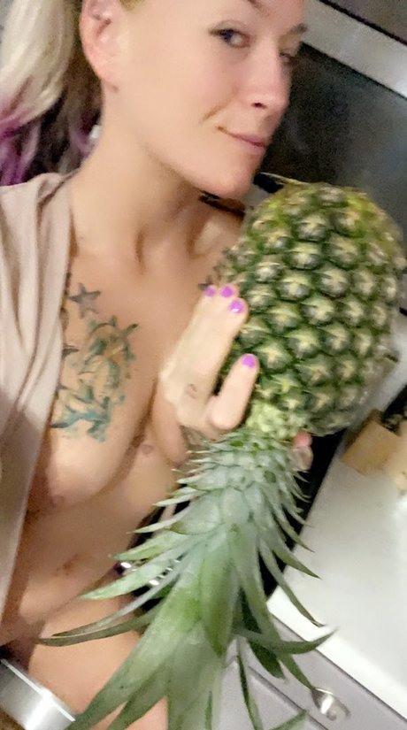 Sweetvenom1 xxx pornstar image