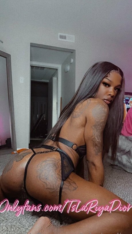 tslariyadior star hot pictures