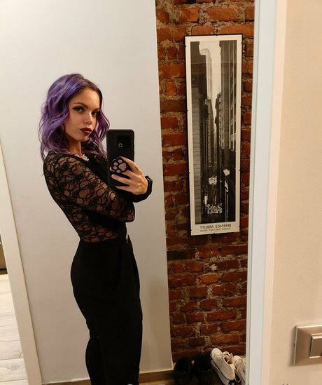 spicyrollersg nude pornstar pics