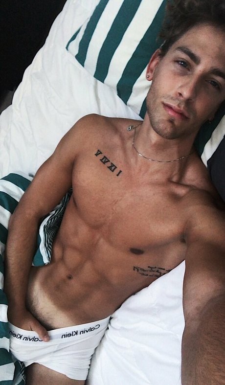 battyboyfree model porn gallery