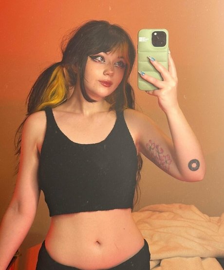 Bootyhaver model hot pics