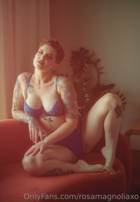 rosamagnoliaxo star adult gallery