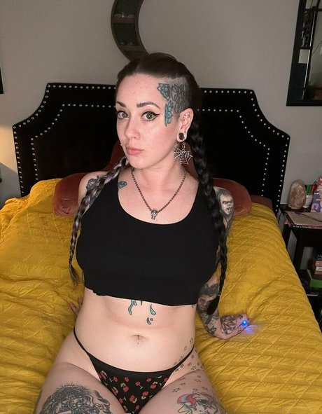 lindseyjenningz model hd pictures