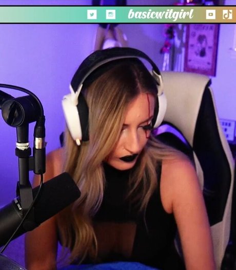 BasicWitGirl star pretty photos