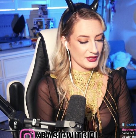 BasicWitGirl model pornographic photos