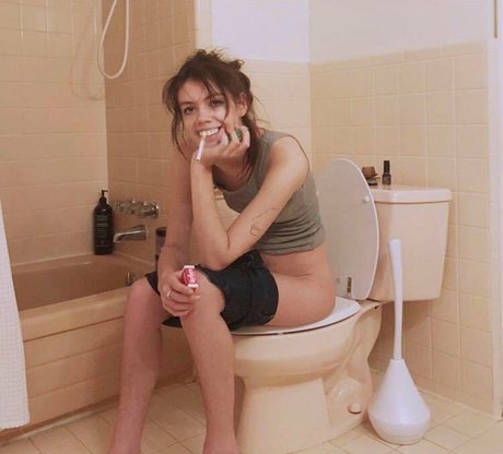 Skatie420 beautiful actress image