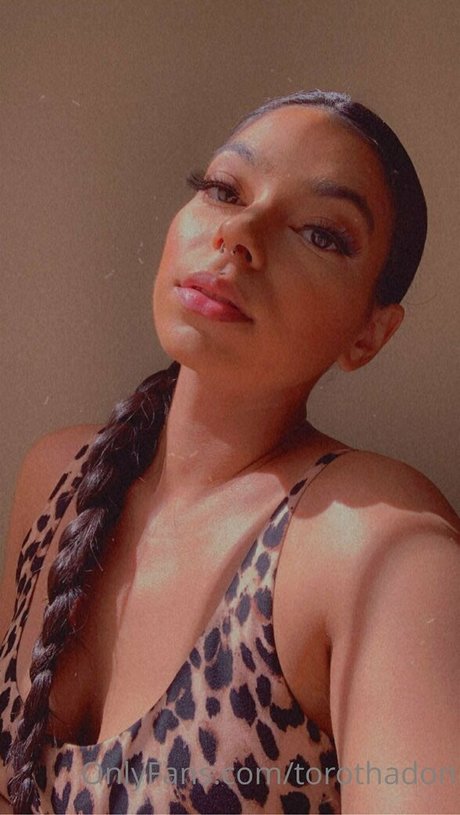 torothadon pretty actress images