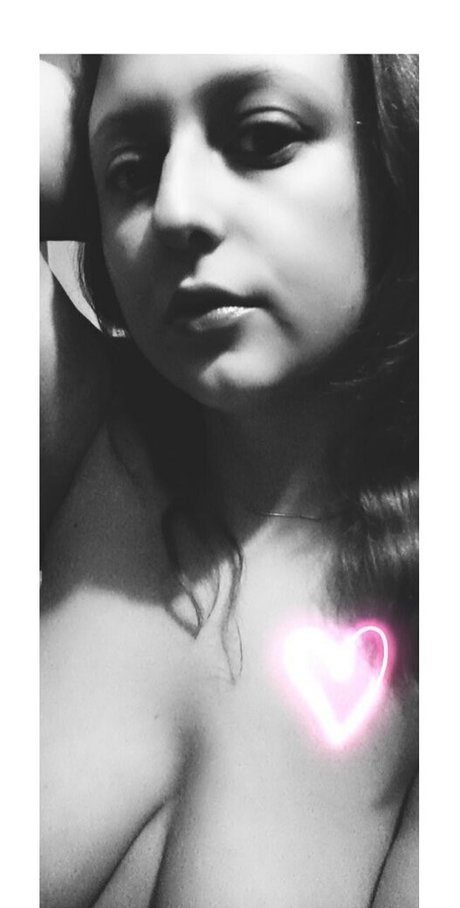 isendbobs actress image