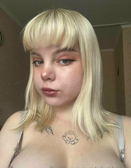 aliyahalya model art pic