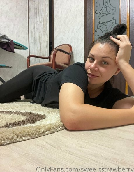 swee tstrawberry adult model pics