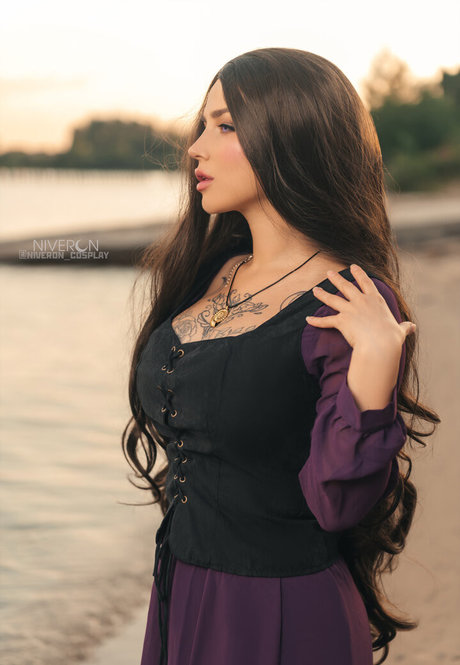 Niveron Cosplay model pornographic picture